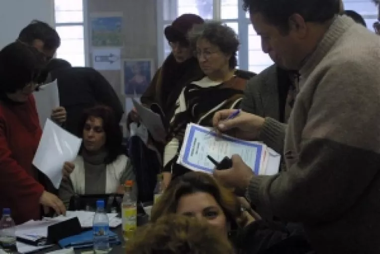 Aglomeratie la inchis firme.