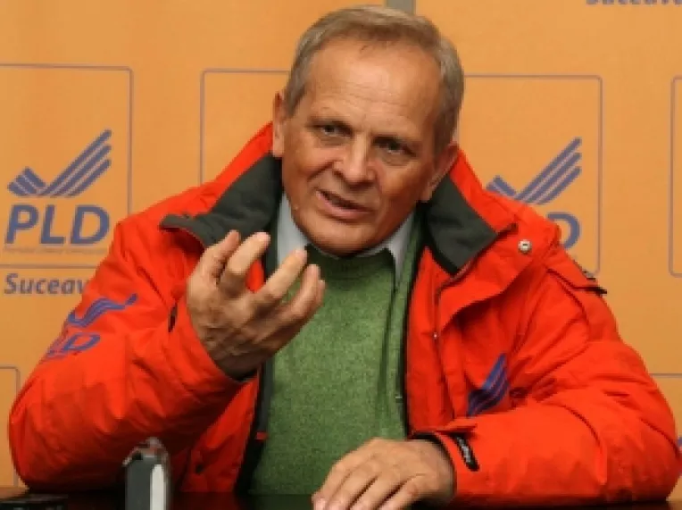 Deputatii PD-L, amenintati cu sanctiuni daca lipsesc la sesiunea extraordinara a Camerei