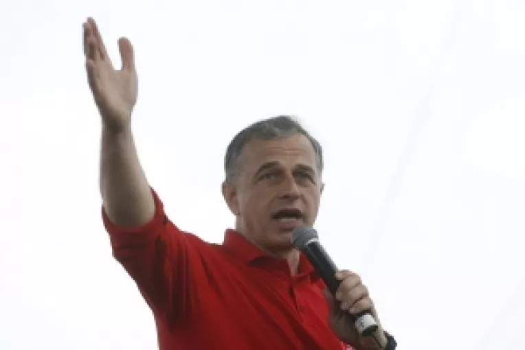 Geoana considera ca Guvernul a transformat Fondul Proprietatea in "pusculita de partid" a PNL