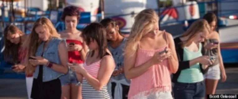 Maladie psihologica: Dependenta de smartphone si internet  