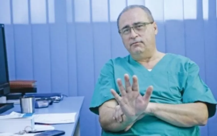 Site-ul mariustuca.ro bate la usa domnului conf. dr. Gheorghe Popescu, seful sectiei de ortopedie si traumatologie a Spitalului Clinic de Urgenta Floreasca, pentru o consultatie de specialitate
